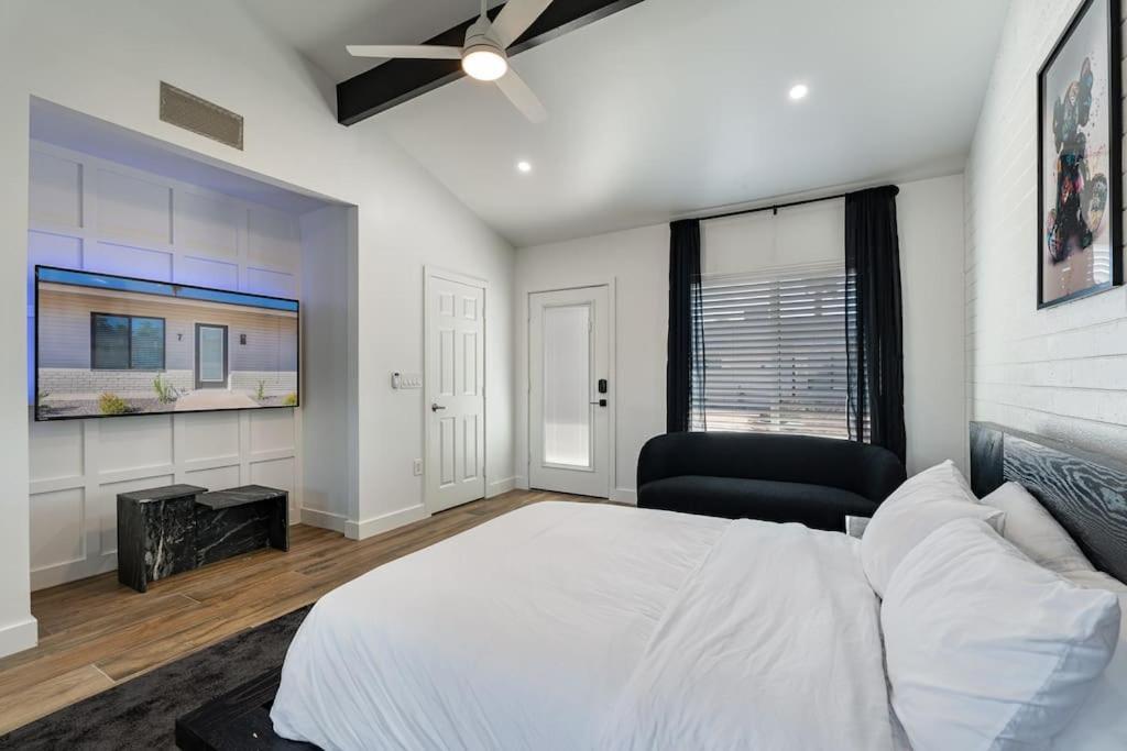 Ash And Ko Aparthotel Phoenix Ngoại thất bức ảnh