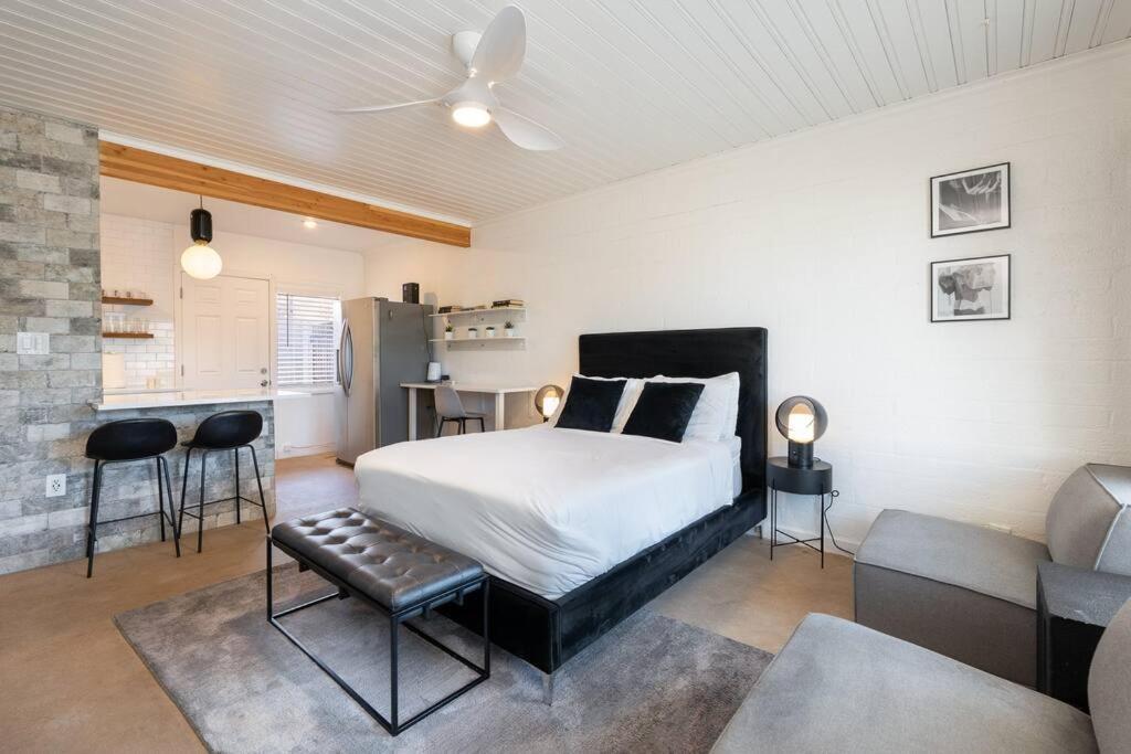 Ash And Ko Aparthotel Phoenix Ngoại thất bức ảnh